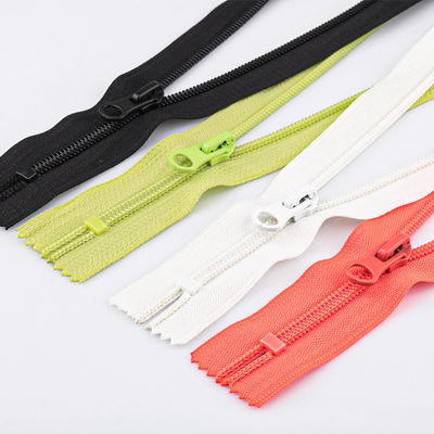 Nhà sản xuất Zipper Nylon bán buôn cuộn 3# 5# 8# 10# Zipper Nylon Coil Zipper Cho Quần áo