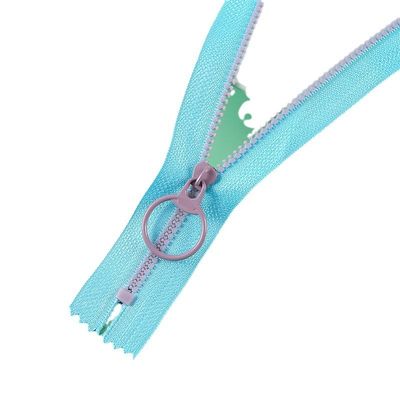 3 Chiếc khóa nhựa với thiết kế thân thiện với môi trường và mẫu miễn phí