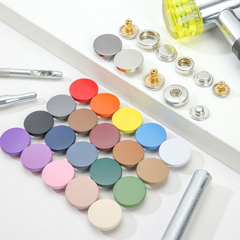 Thiết bị trang trí Bút tròn hợp kim kẽm Custom Metal Snap Buttons For Clothes